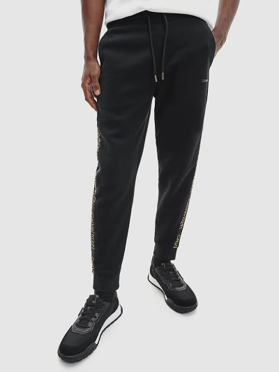 Calvin Klein Ruhák HU459560 | Calvin Klein Organic Cotton Metallic Logo Férfi Jogger Fekete